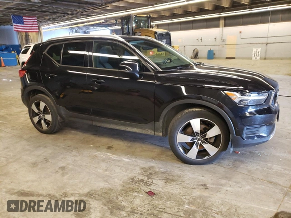 2019 Volvo XC40 Momentum with VIN YV4162XZ2K2009550, listed as a Copart auction lot 62205663 with 61,363 mi miles. Bid and sale history available at carsss.com. Image 4.