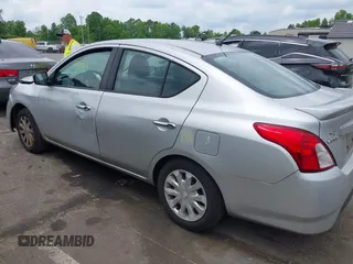 2019 Nissan Versa SV z VIN 3N1CN7AP7KL832771, wystawiony jako IAAI lot #42124711 z przebiegiem 160 856 mil mil oraz . Historia ofert i sprzedaży dostępna na DreamBid. Obrazek 3.