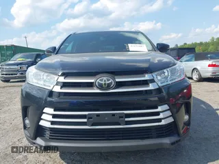 2018 Toyota Highlander SE with VIN 5TDJZRFH3JS825072, listed as a IAAI auction lot 42155887 with 110,920 mi miles and . Bid and sale history available at DreamBid. Image 12.