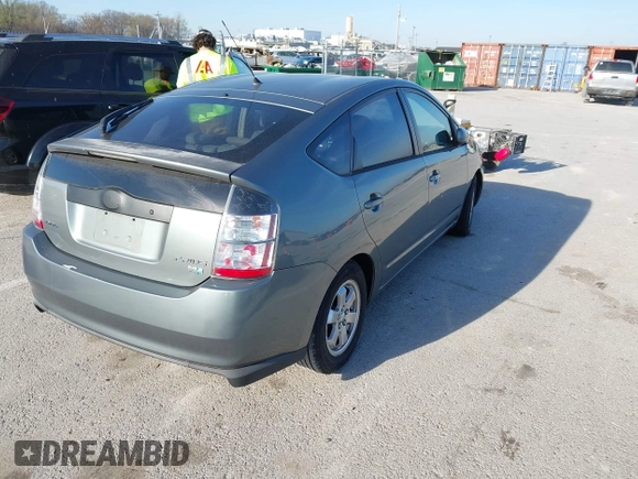 2004 Toyota Prius with VIN JTDKB20U640034581, listed as a IAAI auction lot 41895908 with 213,708 mi miles. Bid and sale history available at carsss.com. Image 4.