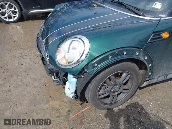 2012 MINI Hardtop with VIN WMWSU3C52CT367259, listed as a IAAI auction lot 39129362 with 121,364 mi miles and . Bid and sale history available at DreamBid. Image 13.
