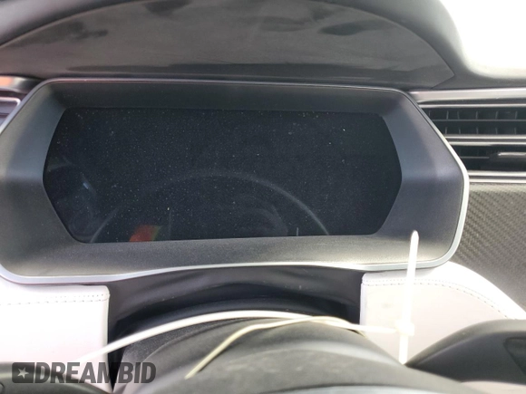 2017 Tesla Model X 90D z VIN 5YJXCBE2XHF060912, wystawiony jako Copart lot #55286205 z przebiegiem Nie podano mil oraz Szkoda całkowita • Salvage title. Historia ofert i sprzedaży dostępna na DreamBid. Obrazek 9.