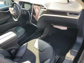 2013 Tesla Model S Performance z VIN 5YJSA1CP6DFP27686, wystawiony jako Copart lot #65083215 z przebiegiem Nie podano mil oraz Szkoda całkowita • Salvage title. Historia ofert i sprzedaży dostępna na DreamBid. Obrazek 8.