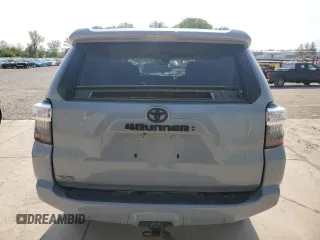 2021 Toyota 4Runner SR5 z VIN JTEBU5JR0M5916561, wystawiony jako Copart lot #59026425 z przebiegiem 29 737 mil mil oraz Szkoda całkowita • Salvage title. Historia ofert i sprzedaży dostępna na DreamBid. Obrazek 6.