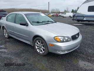 2002 Infiniti I35 Luxury with VIN JNKDA31A22T005398, listed as a IAAI auction lot 41818757 with 165,228 mi miles. Bid and sale history available at carsss.com. Image 1.