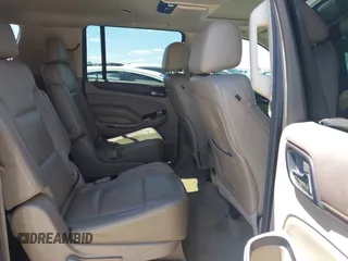 2015 GMC Yukon XL SLT z VIN 1GKS2HKC6FR122234, wystawiony jako IAAI lot #42325984 z przebiegiem 241 008 mil mil oraz . Historia ofert i sprzedaży dostępna na DreamBid. Obrazek 8.