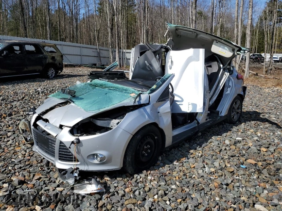 2014 Ford Focus SE with VIN 1FADP3K23EL178428, listed as a Copart auction lot 50118125 with 140,344 mi miles and Non Repairable. Bid and sale history available at carsss.com. Image 1.