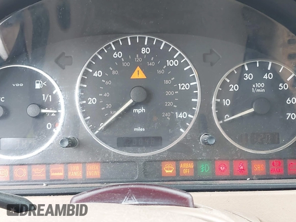 2005 Mercedes-Benz M 500 with VIN 4JGAB75EX5A532297, listed as a IAAI auction lot 42794563 with 200,481 mi miles and . Bid and sale history available at DreamBid. Image 7.