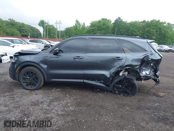 2021 Kia Sorento S z VIN 5XYRLDLC4MG070290, wystawiony jako IAAI lot #42473481 z przebiegiem 40 800 mil mil oraz . Historia ofert i sprzedaży dostępna na DreamBid. Obrazek 14.