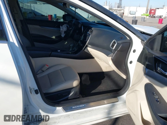 2017 Nissan Maxima SV with VIN 1N4AA6AP4HC399690, listed as a IAAI auction lot 41325776 with 82,468 mi miles and . Bid and sale history available at DreamBid. Image 5.