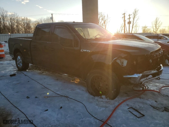 2015 Ford F-150 XLT w/HD Payload Pkg with VIN 1FTFW1EF3FFA06988, listed as a Copart auction lot 43069855 with 230,017 mi miles and Clean Title. Bid and sale history available at carsss.com. Image 4.