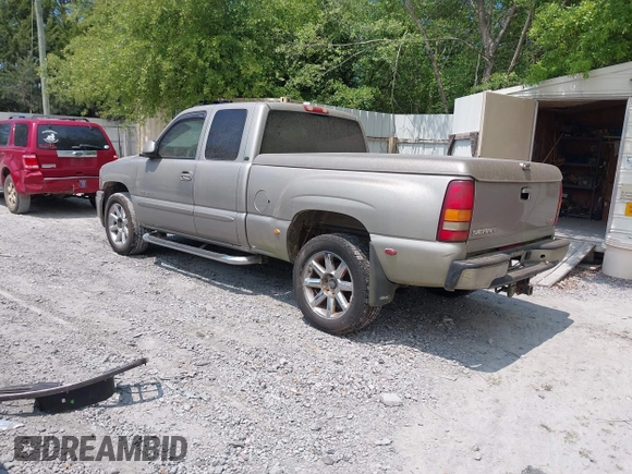 2003 GMC Sierra Denali z VIN 2GTFK69U531270072, wystawiony jako IAAI lot #42004573 z przebiegiem 240 244 mil mil oraz . Historia ofert i sprzedaży dostępna na DreamBid. Obrazek 3.