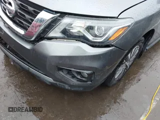 2017 Nissan Pathfinder SV with VIN 5N1DR2MM9HC606595, listed as a IAAI auction lot 41768647 with 144,724 mi miles. Bid and sale history available at carsss.com. Image 17.