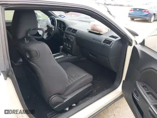 2014 Dodge Challenger SXT with VIN 2C3CDYAG0EH247473, listed as a IAAI auction lot 41358476 with 86,818 mi miles. Bid and sale history available at carsss.com. Image 5.
