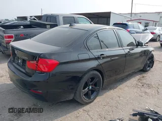 2015 BMW 3 Series 328i с VIN WBA3A5G57FNS89315, выставлен на аукционе IAAI как лот 42293358 с пробегом Не указан миль и . История ставок и продаж доступна на DreamBid. Изображение 4.