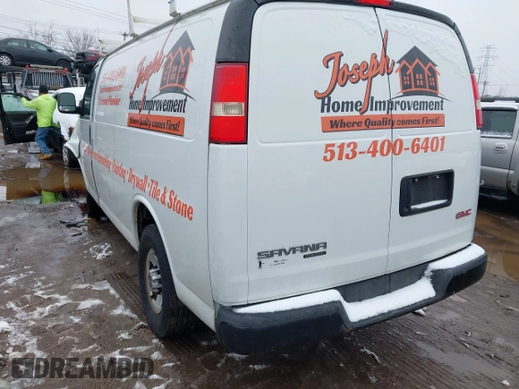 2012 GMC Savana Cargo Van with VIN 1GTZ7TBG1C1198262, listed as a IAAI auction lot 41544120 with 178,651 mi miles. Bid and sale history available at carsss.com. Image 3.