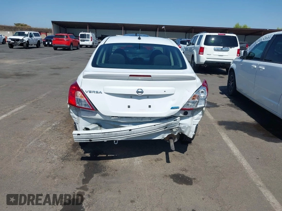 2016 Nissan Versa S z VIN 3N1CN7AP3GL903343, wystawiony jako IAAI lot #42520278 z przebiegiem 106 630 mil mil oraz . Historia ofert i sprzedaży dostępna na DreamBid. Obrazek 6.