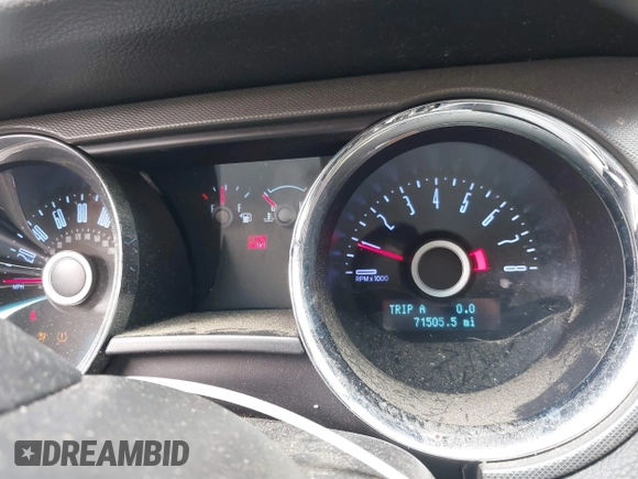 2014 Ford Mustang V6 with VIN 1ZVBP8EM4E5263548, listed as a IAAI auction lot 40331377 with 71,505 mi miles. Bid and sale history available at carsss.com. Image 7.