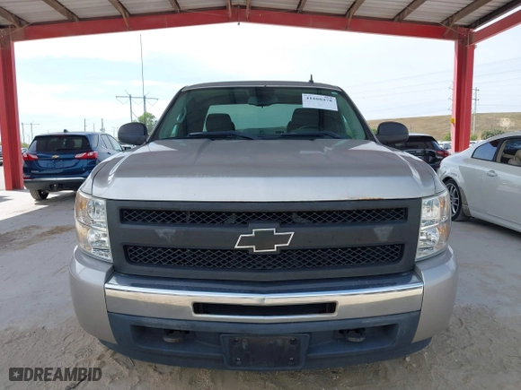 2009 Chevrolet Silverado 1500 LT with VIN 1GCEK29089Z273937, listed as a IAAI auction lot 41880478 with 144,682 mi miles. Bid and sale history available at carsss.com. Image 6.