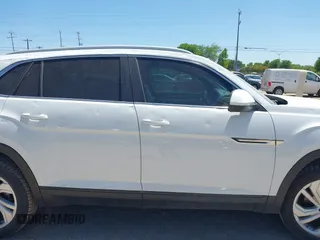 2021 Volkswagen Atlas SEL с VIN 1V2EE2CA8MC202806, выставлен на аукционе IAAI как лот 41984025 с пробегом 126 868 миль миль и . История ставок и продаж доступна на DreamBid. Изображение 13.