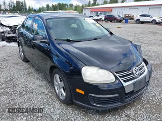 2009 Volkswagen Jetta SE z VIN 3VWRZ71KX9M128808, wystawiony jako IAAI lot #42378792 z przebiegiem 215 537 mil mil oraz . Historia ofert i sprzedaży dostępna na DreamBid. Obrazek 1.