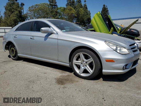 2009 Mercedes-Benz CLS 550 with VIN WDDDJ72X49A144598, listed as a Copart auction lot 62664585 with 130,412 mi miles and Salvage title. Bid and sale history available at DreamBid. Image 4.