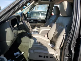 2017 Lincoln Navigator Select z VIN 5LMJJ2HTXHEL02270, wystawiony jako Copart lot #86042654 z przebiegiem 177 846 mil mil oraz Szkoda całkowita • Salvage title. Historia ofert i sprzedaży dostępna na DreamBid. Obrazek 7.