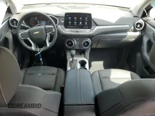 2025 Chevrolet Blazer LT z VIN 3GNKBJRS5SS137869, wystawiony jako Copart lot #56577895 z przebiegiem 7 019 mil mil oraz Szkoda całkowita • Salvage title. Historia ofert i sprzedaży dostępna na DreamBid. Obrazek 8.