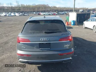 2023 Audi Q5 S line Premium Plus z VIN WA1EAAFY5P2133268, wystawiony jako IAAI lot #42043262 z przebiegiem 21 664 mil mil oraz . Historia ofert i sprzedaży dostępna na DreamBid. Obrazek 16.