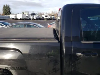 2014 GMC Sierra 1500 with VIN 1GTN1UEH7EZ171338, listed as a Copart auction lot 84943144 with 114,210 mi miles and Salvage Title. Bid and sale history available at DreamBid. Image 10.