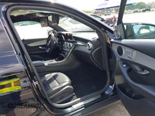 2020 Mercedes-Benz GLC 300 z VIN WDC0G8DB3LF734343, wystawiony jako IAAI lot #41894613 z przebiegiem 88 728 mil mil oraz . Historia ofert i sprzedaży dostępna na DreamBid. Obrazek 5.