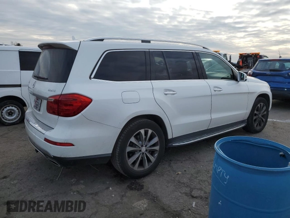 2015 Mercedes-Benz GL-Class GL 450 with VIN 4JGDF6EE5FA543947, listed as a Copart auction lot 72813852 with 121,977 mi miles. Bid and sale history available at carsss.com. Image 3.
