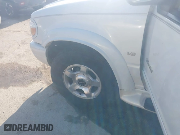 2000 Ford Explorer with VIN 1FMDU65P0YZB88259, listed as a IAAI auction lot 41527977 with 253,013 mi miles and . Bid and sale history available at DreamBid. Image 6.
