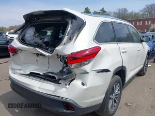2019 Toyota Highlander SE z VIN 5TDJZRFH5KS594502, wystawiony jako IAAI lot #42118942 z przebiegiem 48 351 mil mil oraz . Historia ofert i sprzedaży dostępna na DreamBid. Obrazek 4.