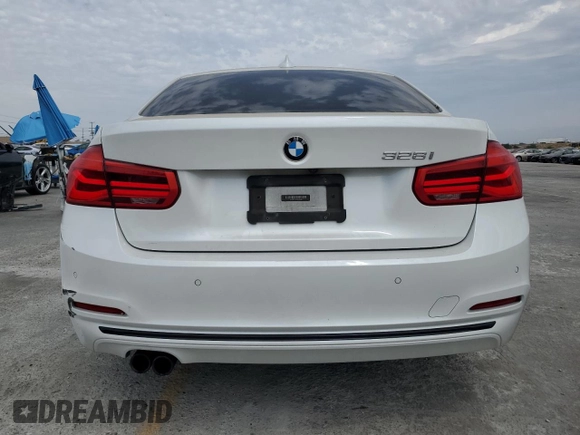2016 BMW 3 Series 328i z VIN WBA8E9C59GK645483, wystawiony jako Copart lot #59623365 z przebiegiem 111 222 mil mil oraz Szkoda całkowita • Salvage title. Historia ofert i sprzedaży dostępna na DreamBid. Obrazek 6.