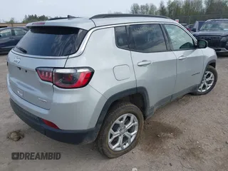 2024 Jeep Compass Latitude with VIN 3C4NJDBN0RT124448, listed as a IAAI auction lot 42150443 with 20,526 mi miles. Bid and sale history available at carsss.com. Image 4.
