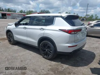 2022 Mitsubishi Outlander SE z VIN JA4J3UA85NZ055855, wystawiony jako IAAI lot #42020874 z przebiegiem 37 756 mil mil oraz . Historia ofert i sprzedaży dostępna na DreamBid. Obrazek 3.