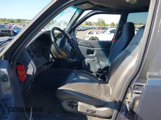 1998 Ford Explorer XL with VIN 1FMZU34X9WZA33714, listed as a IAAI auction lot 42191333 with 283,124 mi miles and . Bid and sale history available at DreamBid. Image 5.