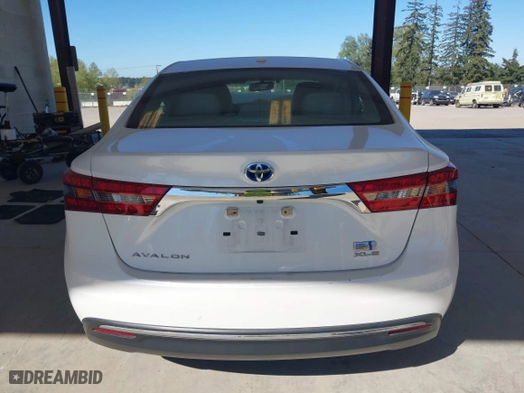 2016 Toyota Avalon Hybrid XLE Premium with VIN 4T1BD1EB2GU048496, listed as a IAAI auction lot 42047633 with 68,900 mi miles. Bid and sale history available at carsss.com. Image 16.
