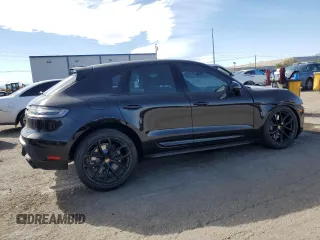2023 Porsche Macan GTS z VIN WP1AF2A50PLB56880, wystawiony jako Copart lot #51125795 z przebiegiem 17 637 mil mil oraz Szkoda całkowita • Salvage title. Historia ofert i sprzedaży dostępna na DreamBid. Obrazek 3.
