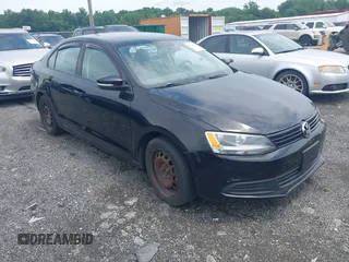 2014 Volkswagen Jetta SE с VIN 3VWD17AJ2EM428149, выставлен на аукционе IAAI как лот 42684150 с пробегом 206 924 миль миль и . История ставок и продаж доступна на DreamBid. Изображение 1.