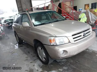 2005 Toyota Highlander with VIN JTEDP21A750075961, listed as a IAAI auction lot 41252234 with 139,777 mi miles. Bid and sale history available at carsss.com. Image 1.