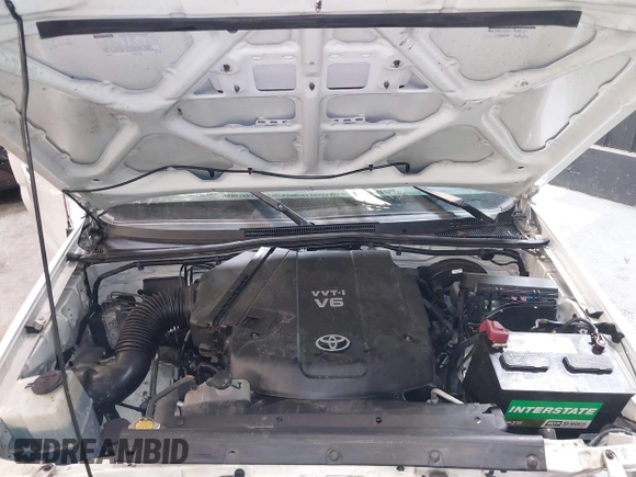 2010 Toyota Tacoma with VIN 5TEMU4FN1AZ738584, listed as a IAAI auction lot 42288815 with 184,679 mi miles and . Bid and sale history available at DreamBid. Image 10.