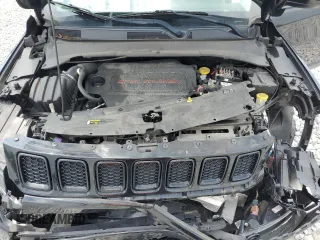 2018 Jeep Compass Altitude z VIN 3C4NJCBB5JT327078, wystawiony jako Copart lot #56466005 z przebiegiem 73 768 mil mil oraz Szkoda całkowita • Salvage title. Historia ofert i sprzedaży dostępna na DreamBid. Obrazek 12.