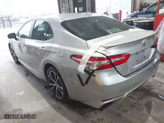 2018 Toyota Camry LE with VIN 4T1B11HK3JU113318, listed as a IAAI auction lot 41972881 with 76,420 mi miles. Bid and sale history available at carsss.com. Image 3.