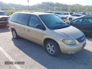 2001 Chrysler Town & Country Limited with VIN 2C8GP64L01R396390, listed as a IAAI auction lot 41978985 with 224,064 mi miles. Bid and sale history available at carsss.com. Image 1.