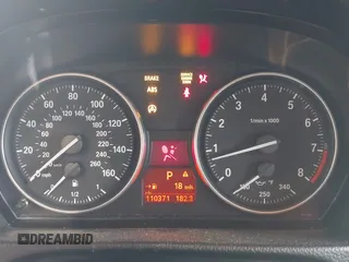 2009 BMW 3 Series 335i с VIN WBAWL73539P182652, выставлен на аукционе IAAI как лот 42333160 с пробегом 110 371 миль миль и . История ставок и продаж доступна на DreamBid. Изображение 15.