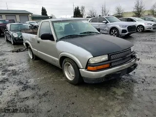 2000 Chevrolet S-10 LS with VIN 1GCCS1447Y8109286, listed as a Copart auction lot 87092494 with 167,214 mi miles and Salvage Title. Bid and sale history available at carsss.com. Image 10.