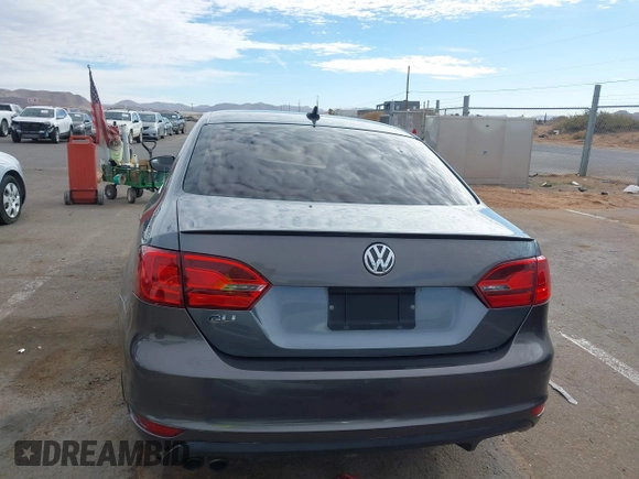 2013 Volkswagen Jetta GLI Autobahn with VIN 3VW467AJ7DM235818, listed as a IAAI auction lot 41061837 with 157,507 mi miles and . Bid and sale history available at DreamBid. Image 17.