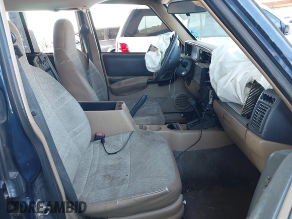 2001 Jeep Cherokee Sport с VIN 1J4FT48S01L581315, выставлен на аукционе IAAI как лот 40392021 с пробегом Не указан миль и . История ставок и продаж доступна на DreamBid. Изображение 5.